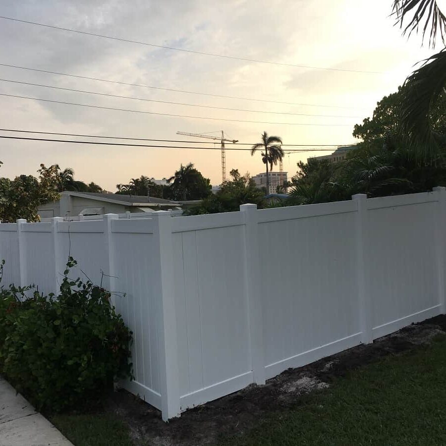 vinyl fencing